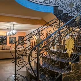 8 bedroom luxury villa with pool near Koutsounari, sleeps 16